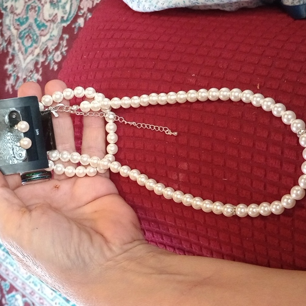 Pearl classics 3 piece set, NWT, earrings, bracelet, necklace (P001)